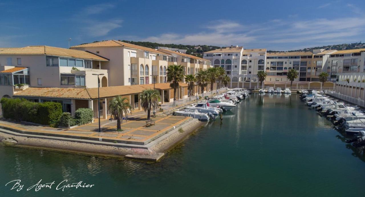 Charmant 2 Pieces Les Pieds Dans L'Eau Sete Exterior photo