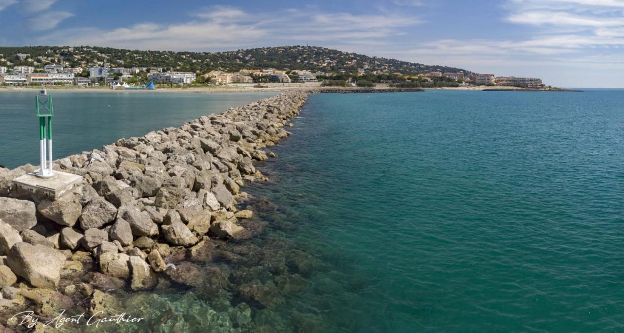 Charmant 2 Pieces Les Pieds Dans L'Eau Sete Exterior photo
